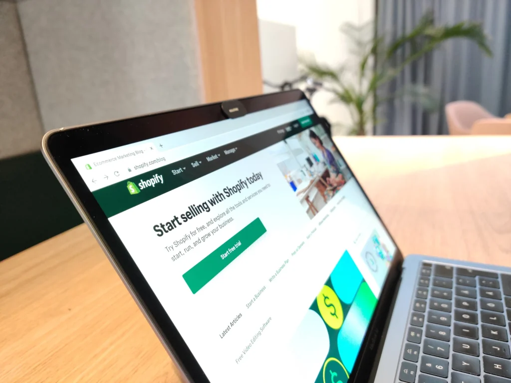 What is Shopify? Instructions for selling on Shopify